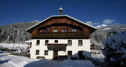 Apartamento 'Loderhof Sternenhimmel' con vistas a la montaña, jardín compartido y Wi-Fi