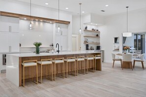 Fridge, microwave, oven, stovetop - Charlotte County Villa 5907 - Book Your 5 Star Escape (Charlotte County)