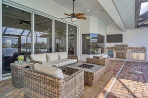 Terrace/patio - Charlotte County Villa 5907 - Book Your 5 Star Escape (Charlotte County)