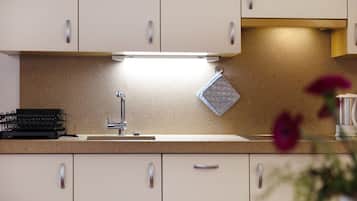 Kühlschrank, Herdplatte, Geschirrspüler