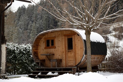 Apartment 'Loderhof Blumenwiese' with Mountain View, Shared Garden & Wi-Fi