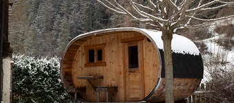 Apartment 'Loderhof Blumenwiese' with Mountain View, Shared Garden & Wi-Fi