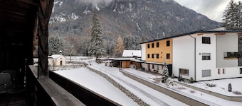 Apartment 'Loderhof  Blumenwiese' with Mountain View, Shared Garden and Wi-Fi