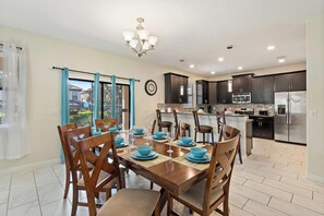 Dining - Orlando Villa 6467: Pool, Game Room & Resort Access (Orlando)