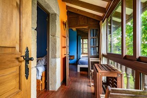 1 bedroom, iron/ironing board, free WiFi, bed sheets - Studio Apartment 'Suite Galería' with Private Terrace, Private Garden and Wi-Fi (Asturias)