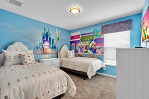6 bedrooms, iron/ironing board, Internet, bed sheets