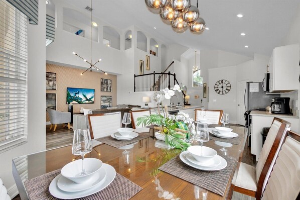 Dining - Orlando Villa 6469: 6BR Home Near Disney Parks (Orlando)