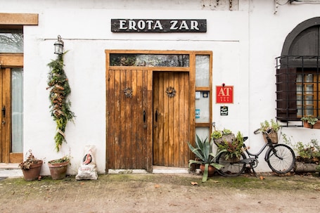 Détail de l’extérieur. Appartement à Alsasua avec piscine, jardin et barbecue communs
