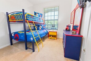 3 habitaciones, tabla de planchar con plancha, internet y ropa de cama 