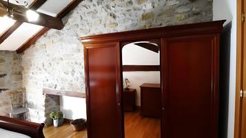 1 chambre, fer et planche Ă repasser, Wi-Fi gratuit, draps fournis