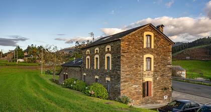 Attic Casa Venancio with Mountain Views and Private Garden