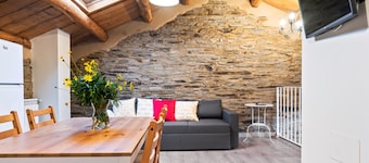Apartment 'Ático Casa Venancio' with Mountain Views and Private Garden