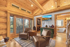 Fireplace, video games - South Fork Retreat. Private Luxury 5-bedroom cabin w/ Private river access (Swan Valley)