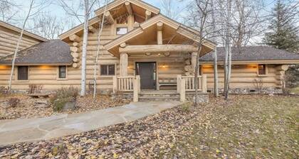 South Fork Retreat. Private Luxury Log Cabin w/AC