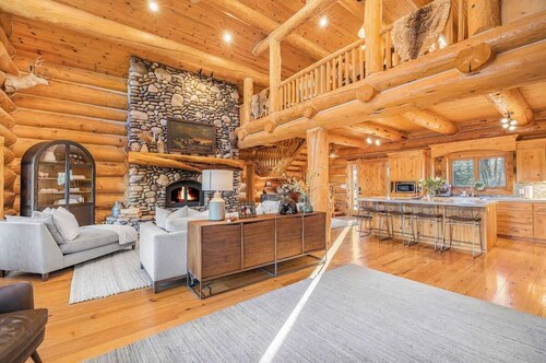 South Fork Retreat. Private Luxury Log Cabin w/AC
