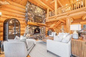 Fireplace, video games - South Fork Retreat. Private Luxury 5-bedroom cabin w/ Private river access (Swan Valley)