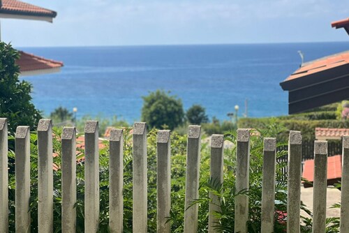 Garden near the beach (PIEDIGROTTA GARDEN)