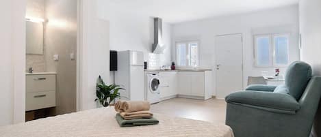 1 slaapkamer, een strijkplank/strijkijzer, gratis wifi, beddengoed