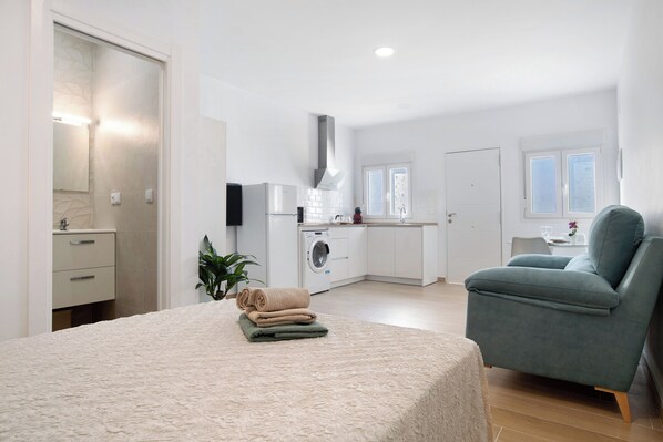 1 slaapkamer, een strijkplank/strijkijzer, gratis wifi, beddengoed