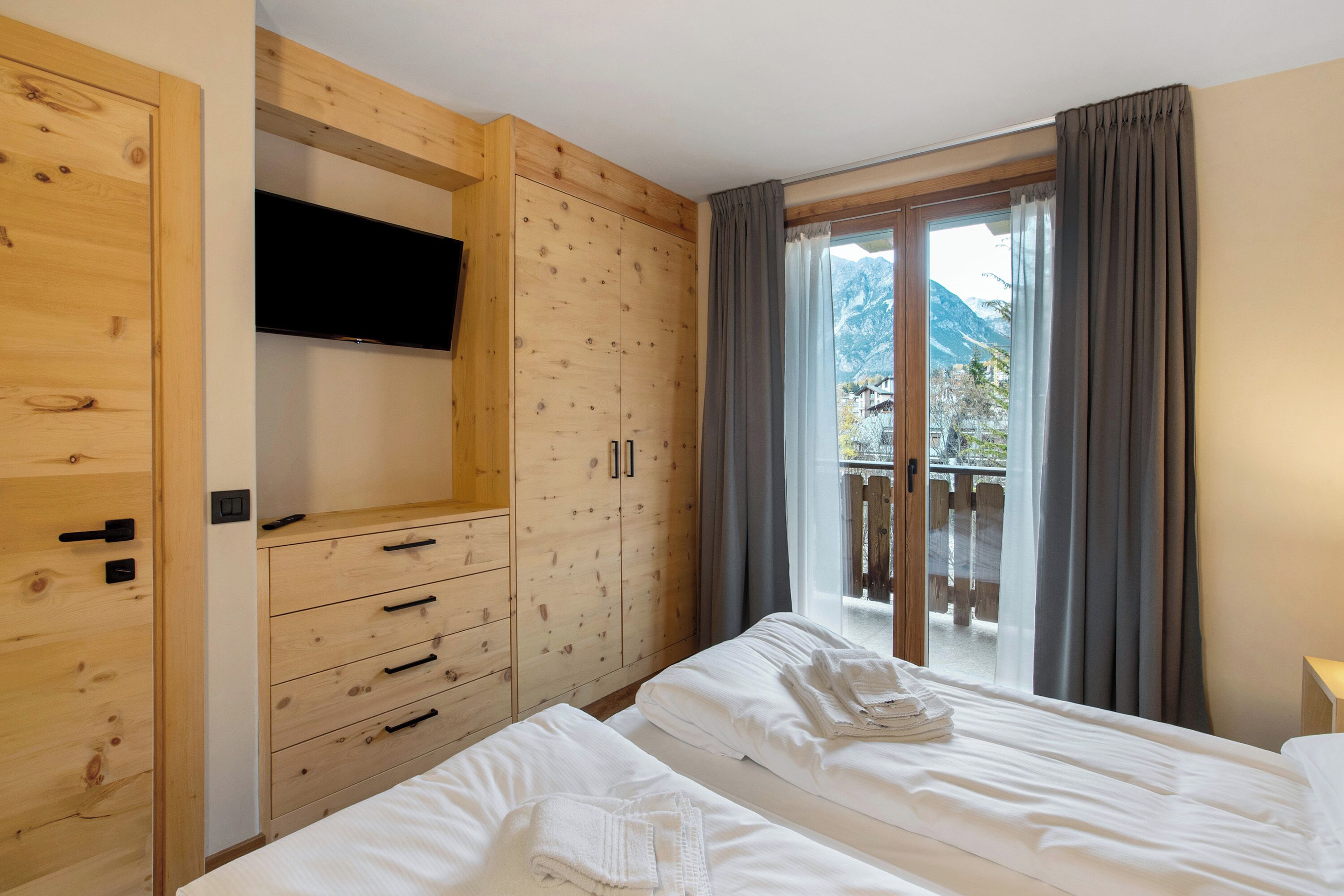 2 quartos, Wi-Fi de cortesia, roupa de cama