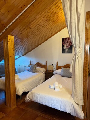 2 bedrooms, iron/ironing board, travel crib, free WiFi - Penthouse apartment in Sierra Nevada (Sierra Nevada)