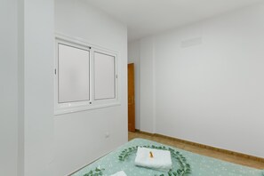 Interior - Holiday Apartment '1B Ren Coqueto Apartamento' with Wi-Fi (Vecindario)