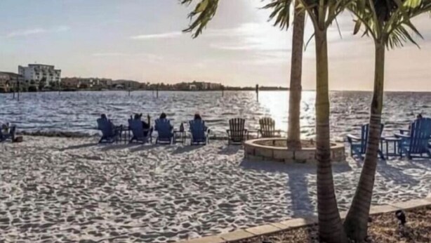 Solsenger og strandhåndklær