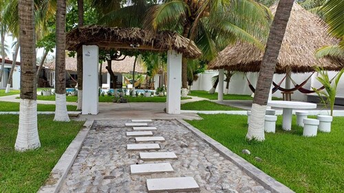 A Beachfront Oasis! Rancho Nenibella