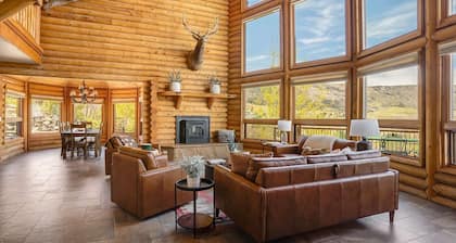 Mountain Haus: Hot Tub, Views & Ski Access