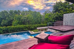 Outdoor pool - Royale Riviera Resort Private Pool Villas (Langkawi)