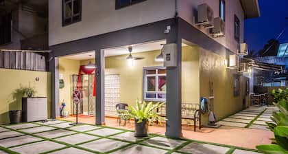 Plumeria 5BR Garden House by uBook