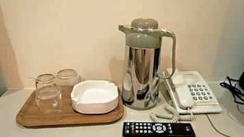 Kopi dan/atau pembancuh kopi