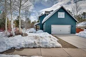 Property grounds - Pine Haven: Hot Tub, Games, Gym, Family Friendly (Flagstaff)