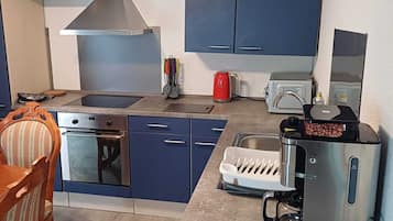 Microonde, forno, piano cottura, lavastoviglie