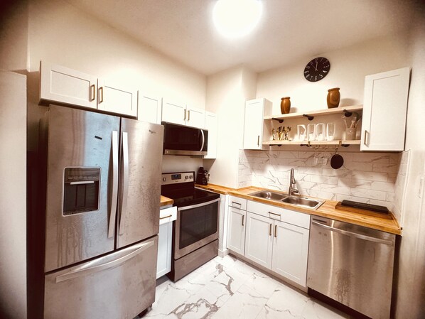 Fridge, microwave, oven, stovetop