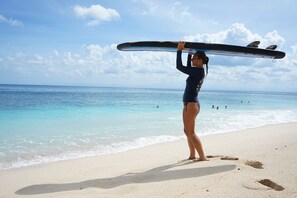 Beach nearby, white sand - Tattva Uluwatu, Surf & Yoga (Jimbaran)