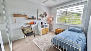 3 bedrooms, iron/ironing board, WiFi, bed sheets
