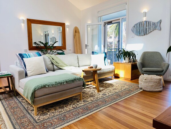 Living area - Sea Palms Beach House - Port Macquarie (Port Macquarie)