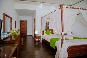 Deluxe Family Suite, Lake View | Desk - Lake Wind Resort (Thissamaharama)