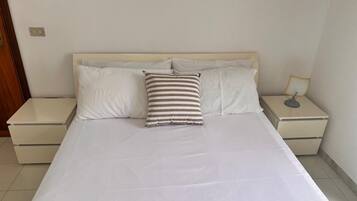 3 Schlafzimmer, BĂŒgeleisen/BĂŒgelbrett, WLAN, BettwĂ€sche