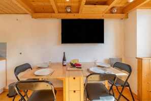 Dining - Résidence Grand Roc - Campanules 317, Argentière (Chamonix), France (Argentière (Chamonix))