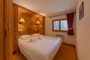 2 bedrooms, bed sheets - Résidence Le Cristal - Grands Montets 19, Argentière (Chamonix), France (Argentière (Chamonix))