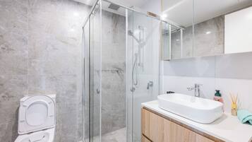 Economy Apartment | Bathroom