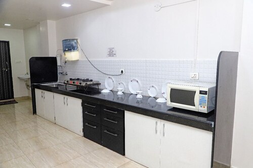 Spacious 3-bedroom apartment with AC, WiFi in wonderful Ujjain 