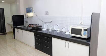 Spacious 3-bedroom apartment with AC, WiFi in wonderful Ujjain