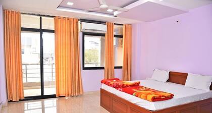 Spacious 3-bedroom apartment with AC, WiFi in wonderful Ujjain