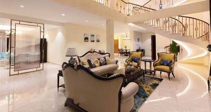 6-bedroom villa with 6 bathrooms located in Pila Drive,Sadog Tasi. Furnished!