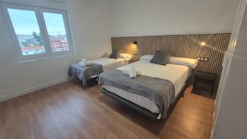 3 bedrooms, iron/ironing board, free WiFi, bed sheets