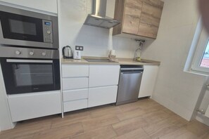 Private kitchen - 648A2 Apartamentos Mareval (Oviedo)