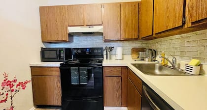 Charming 2-bedroom apartment with AC, WiFi in enjoyable Primos